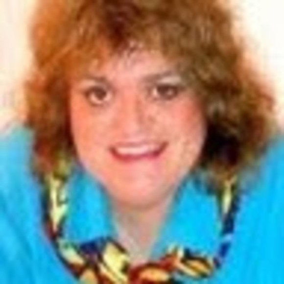 Meet your Posher, Laurie - Picture 1 of 1